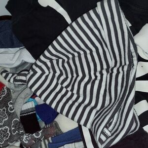 ❤️‍🔥10/$10❤️‍🔥 Baby Jumping Beans Gray Striped Newborn Infant Hat Size 6M